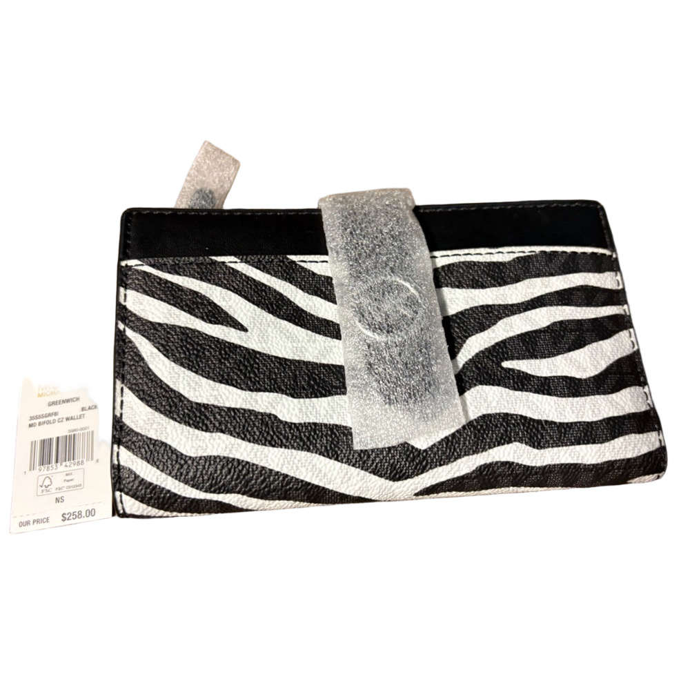 Michael Kors Greenwich
Medium Zebra Snap Wallet